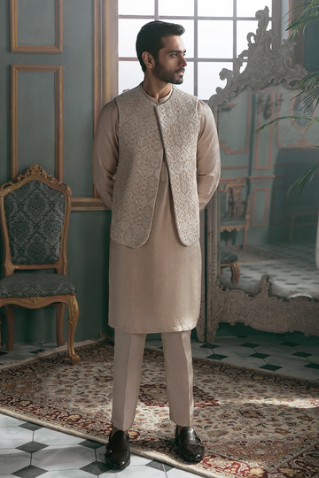 PEARL WHITE WAISTCOAT